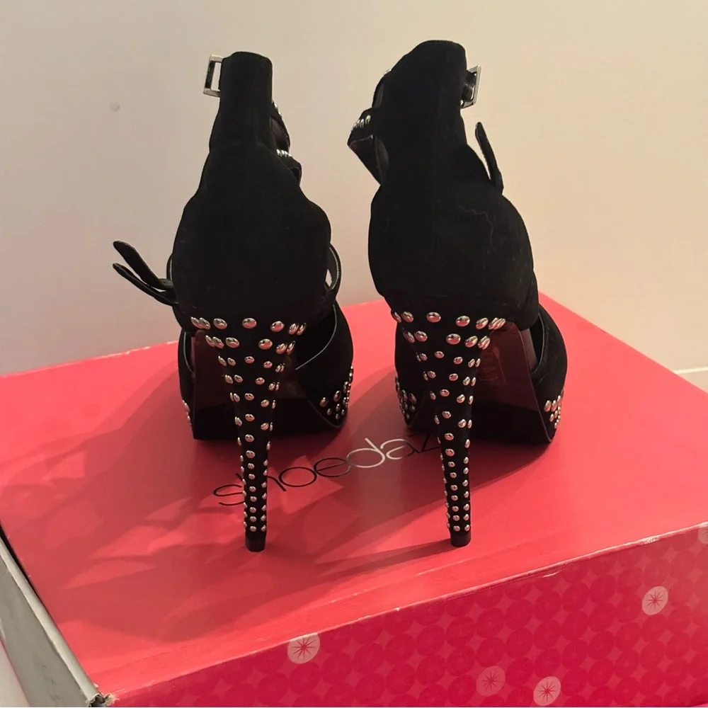 Y2K Black Faux Suede Studded Edgy Heels Pumps Sexy Size 8.5